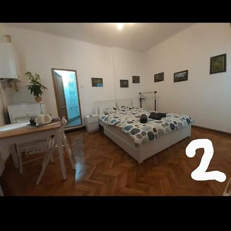 Central Studio In Historic Center 브라쇼브 외부 사진